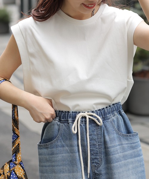 LEPSIM(レプシィム)の「【3つの機能付き】デザインチュニックノースリーブ 104202(Tシャツ/カットソー・レディース・サンドベージュ/オレンジ/チャコールグレー/オフホワイト/レッド/ブラック×ホワイト/ライトブルー・FREE)」の8枚目の写真