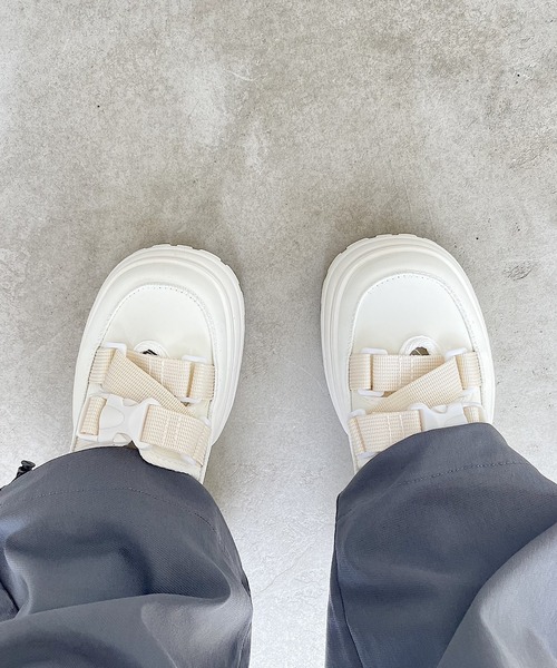 セール】ベルト厚底シューズ（スニーカー）｜Nana(ナナ)（ナナ