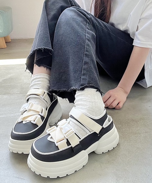 ベルト厚底シューズ（スニーカー）｜Nana(ナナ)（ナナ）のファッション