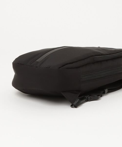 RAW.C(ロークリエイト)の「FUNCTIONAL/ファンクショナル ボディバッグ ベーシック プレボディバッグ 撥水 RCB-89TI(ボディバッグ/ウエストポーチ・メンズ・ブラック×グレー/ブラック・FREE)」の4枚目の写真