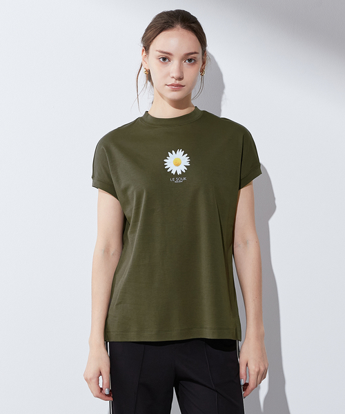 LE SOUK HOLIDAY(ルスークホリデー)の「【接触冷感・UVカット・汗じみ防止】フラワープリントTシャツ(Tシャツ/カットソー・レディース・グリーン/カーキ/ブラック・M/L)」の3枚目の写真