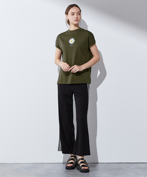 LE SOUK HOLIDAY(ルスークホリデー)の「【接触冷感・UVカット・汗じみ防止】フラワープリントTシャツ(Tシャツ/カットソー・レディース・グリーン/カーキ/ブラック・M/L)」の13枚目の写真