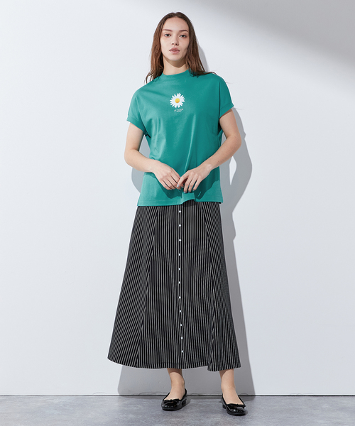 LE SOUK HOLIDAY(ルスークホリデー)の「【接触冷感・UVカット・汗じみ防止】フラワープリントTシャツ(Tシャツ/カットソー・レディース・グリーン/カーキ/ブラック・M/L)」の6枚目の写真