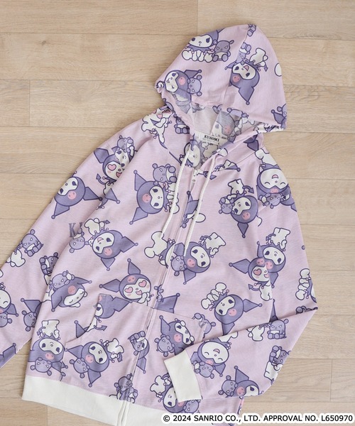 sanrio(サンリオ)の「sanrio サンリオキャラクターズ 総柄ZIPパーカー(パーカー・メンズ・レッド/ホワイト/ピンク/サックスブルー/ライトパープル/ブルーグレー・LL/M/L)」の5枚目の写真
