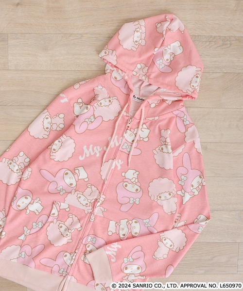 sanrio(サンリオ)の「sanrio サンリオキャラクターズ 総柄ZIPパーカー(パーカー・メンズ・レッド/ホワイト/ピンク/サックスブルー/ライトパープル/ブルーグレー・LL/M/L)」の6枚目の写真