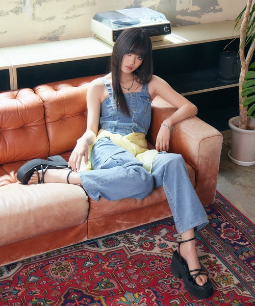 ENVYM（アンビー）の「デニムカーゴオールインワン（サロペット/オーバーオール・レディース・ブルー・SMALL/MEDIUM）」の7枚目の写真