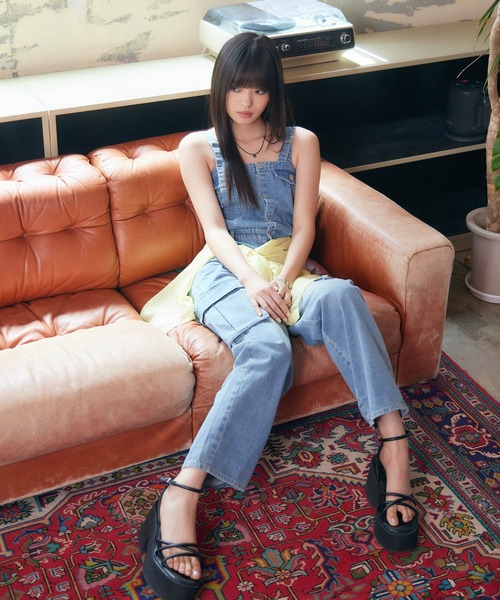 ENVYM（アンビー）の「デニムカーゴオールインワン（サロペット/オーバーオール・レディース・ブルー・SMALL/MEDIUM）」の8枚目の写真