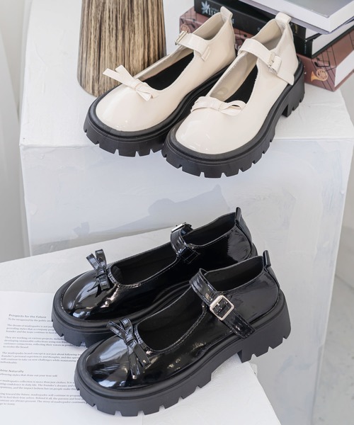 madrepadre(マドレパドレ)の「厚底リボンモチーフシューズ(パンプス・レディース・ブラック/ホワイト・24.0cm/25.0cm)」の3枚目の写真