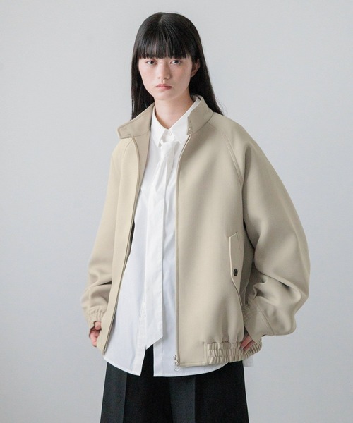 yuw（ユウ）の「モンスタースウィングトップ　133731（ブルゾン・レディース・ベージュ/ブラック・FREE）」の2枚目の写真