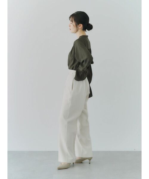YECCA VECCA（イェッカヴェッカ）の「キャンディスリーブギャザーブラウス（シャツ/ブラウス・レディース・ライトベージュ/チャコールグレー/ベージュ・FREE）」の5枚目の写真