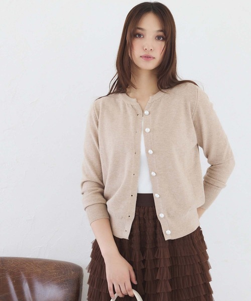 fifth(フィフス)の「パールボタンニットカーディガン(カーディガン/ボレロ・レディース・ブラック/アイボリー/ベージュ/グレー・M)」の1枚目の写真