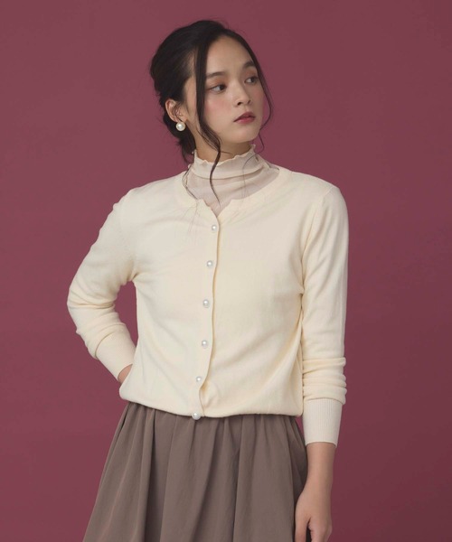 fifth(フィフス)の「パールボタンニットカーディガン(カーディガン/ボレロ・レディース・ブラック/アイボリー/ベージュ/グレー・M)」の2枚目の写真