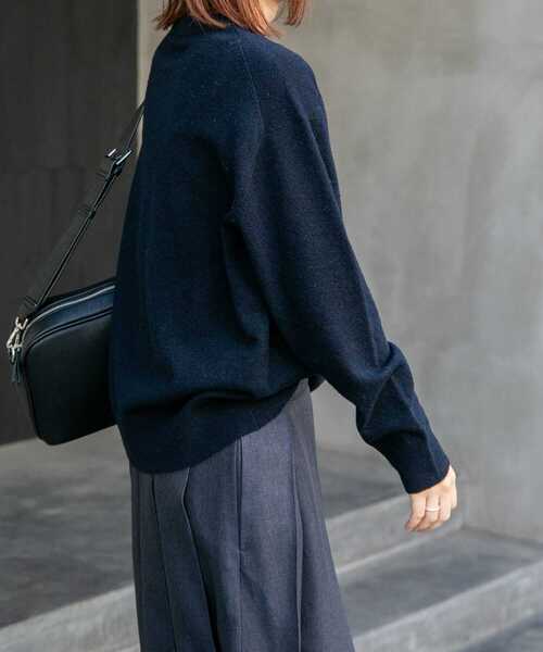 FORK&SPOON(フォークアンドスプーン)の「FORK&SPOON クルーネックロゴニット(ニット/セーター・レディース・ネイビー/グレー系その他・1)」の21枚目の写真