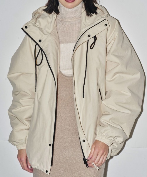 TODAYFUL（トゥデイフル）の「TODAYFUL Hoodie Puff Jacket 12420203（その他アウター・レディース・オフホワイト/ブラック・38/36）」の4枚目の写真