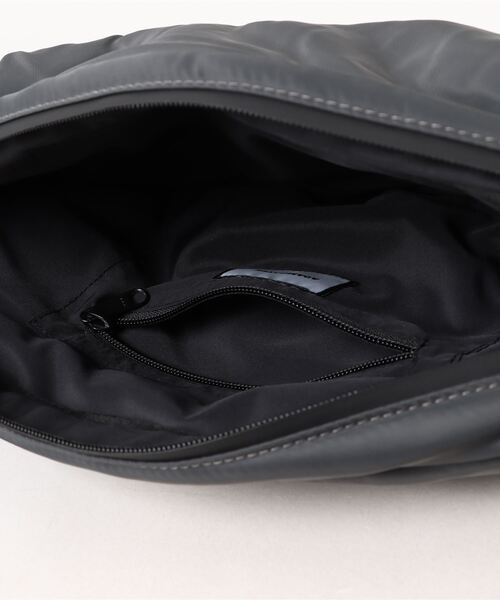 ADAM PATEK(アダムパテック)の「/ADAMPATEK/bright twill BIG body bag/ブライトツイル配色ビッグボディバッグ(ショルダーバッグ・メンズ・グレー/ブラック・FREE)」の6枚目の写真