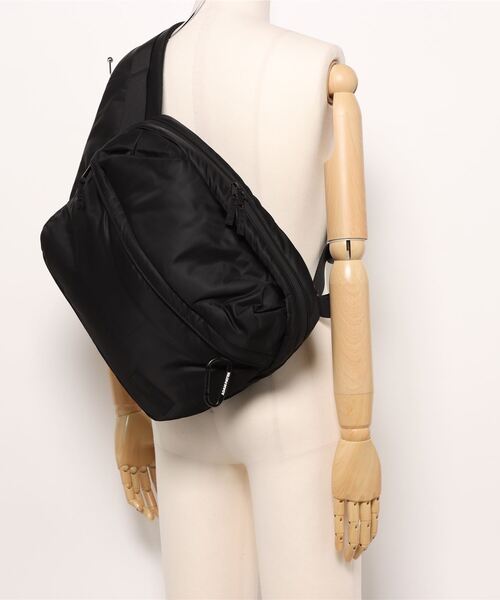 ADAM PATEK(アダムパテック)の「/ADAMPATEK/bright twill BIG body bag/ブライトツイル配色ビッグボディバッグ(ショルダーバッグ・メンズ・グレー/ブラック・FREE)」の7枚目の写真