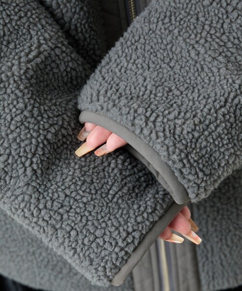 FREAK'S STORE（フリークスストア）の「限定展開　スタンドカラー リバーシブル ボア ブルゾン（ブルゾン・レディース・オリーブ/ブラック/ナチュラル/グレー/ベージュ・ﾌﾘ-）」の19枚目の写真