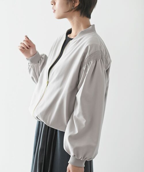 rps（アールピーエス）の「袖シャーリングＭＡ－１（MA-1・レディース・ブラック/グレー/カーキ・フリー）」の9枚目の写真