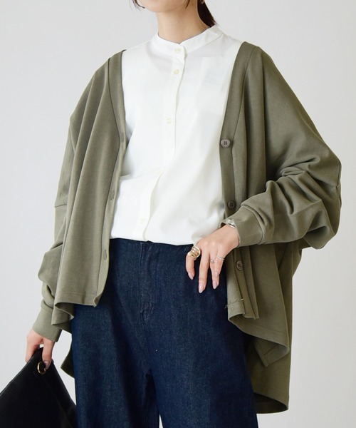 and it_（アンドイット）の「Vネックスウェットワイドカーディガン（カーディガン/ボレロ・レディース・杢グレー/ナチュラル/グレイッシュブルー/ブラック/カーキ・M-L）」の4枚目の写真