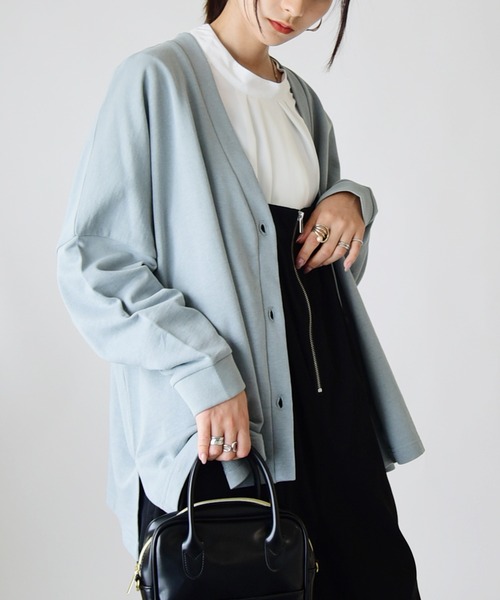 and it_（アンドイット）の「Vネックスウェットワイドカーディガン（カーディガン/ボレロ・レディース・杢グレー/ナチュラル/グレイッシュブルー/ブラック/カーキ・M-L）」の20枚目の写真