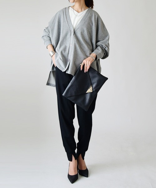 and it_（アンドイット）の「Vネックスウェットワイドカーディガン（カーディガン/ボレロ・レディース・杢グレー/ナチュラル/グレイッシュブルー/ブラック/カーキ・M-L）」の13枚目の写真