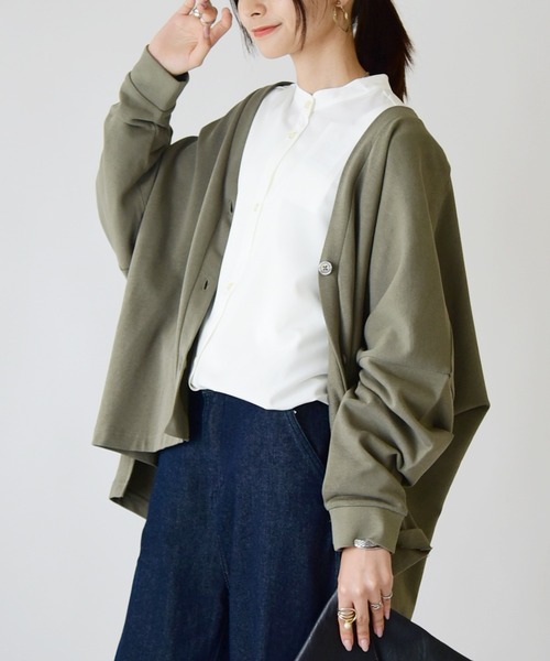 and it_（アンドイット）の「Vネックスウェットワイドカーディガン（カーディガン/ボレロ・レディース・杢グレー/ナチュラル/グレイッシュブルー/ブラック/カーキ・M-L）」の16枚目の写真