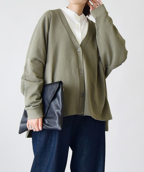 and it_（アンドイット）の「Vネックスウェットワイドカーディガン（カーディガン/ボレロ・レディース・杢グレー/ナチュラル/グレイッシュブルー/ブラック/カーキ・M-L）」の18枚目の写真