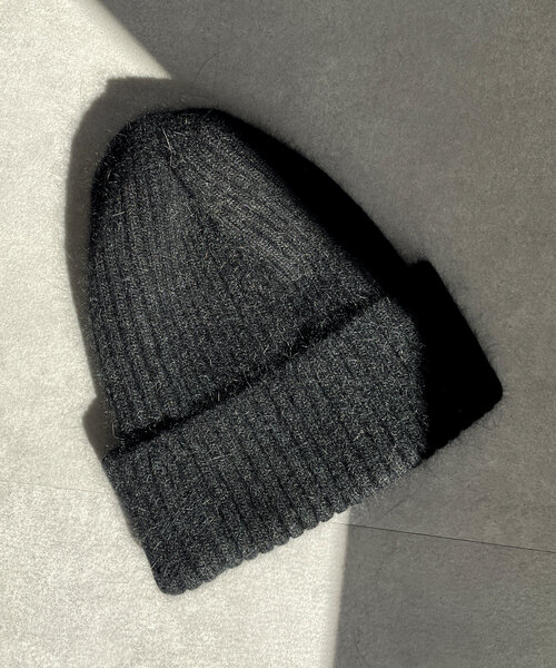 LOUNGEDRESS（ラウンジドレス）の「【GALENA/ガレナ】アンゴラニット帽（ニットキャップ/ビーニー・レディース・グレー/ブラック/ベージュ/レッド・FREE）」の2枚目の写真