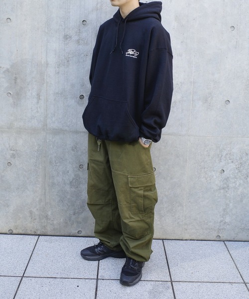 WHO'S WHO gallery（フーズフーギャラリー）の「【UNISEX/ユニセックス】 FACTドミノスウェットパーカー（パーカー・レディース・ブラック/アッシュグレー・FREE）」の8枚目の写真