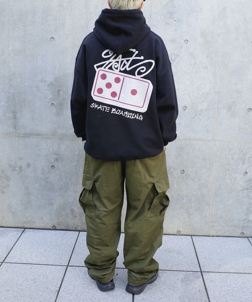 WHO'S WHO gallery（フーズフーギャラリー）の「【UNISEX/ユニセックス】 FACTドミノスウェットパーカー（パーカー・レディース・ブラック/アッシュグレー・FREE）」の11枚目の写真