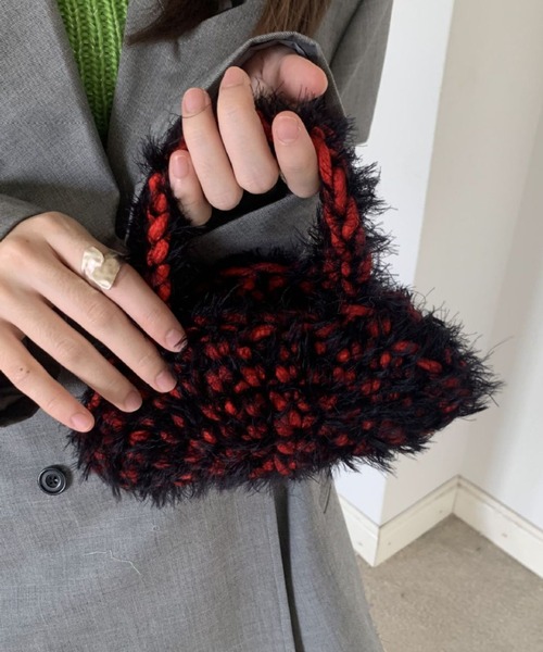 Vipoa(ヴィポア)の「shaggy mini hand bag(ハンドバッグ・レディース・ライトブルー/チャコールグレー/ブルー/ブラック/ホワイト/グリーン/ライトグリーン/イエロー/オレンジ/パープル/レッド・FREE)」の1枚目の写真