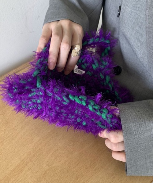 Vipoa(ヴィポア)の「shaggy mini hand bag(ハンドバッグ・レディース・ライトブルー/チャコールグレー/ブルー/ブラック/ホワイト/グリーン/ライトグリーン/イエロー/オレンジ/パープル/レッド・FREE)」の21枚目の写真