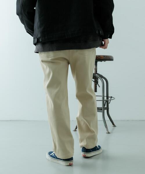 ITEMS URBANRESEARCH（アイテムズ アーバンリサーチ）の「裏フリース リラックスチノパンツ（その他パンツ・メンズ・オリーブ/ブラック/ライトベージュ・MEDIUM/LARGE）」の6枚目の写真