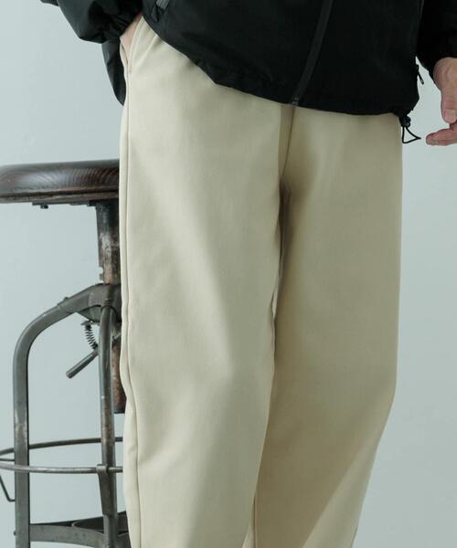 ITEMS URBANRESEARCH（アイテムズ アーバンリサーチ）の「裏フリース リラックスチノパンツ（その他パンツ・メンズ・オリーブ/ブラック/ライトベージュ・MEDIUM/LARGE）」の11枚目の写真
