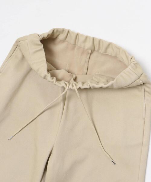 ITEMS URBANRESEARCH（アイテムズ アーバンリサーチ）の「裏フリース リラックスチノパンツ（その他パンツ・メンズ・オリーブ/ブラック/ライトベージュ・MEDIUM/LARGE）」の17枚目の写真