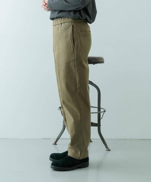 ITEMS URBANRESEARCH(アイテムズ アーバンリサーチ)の「裏フリース リラックスチノパンツ(その他パンツ・メンズ・オリーブ/ブラック/ライトベージュ・MEDIUM/LARGE)」の21枚目の写真