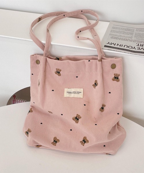 Mignonjour（ミニョンジュール）の「Mignonjour/くまコーデュロイトートバッグ M2596（トートバッグ・レディース・ベージュ/ホワイト/ブルー/ピンク・FREE）」の4枚目の写真