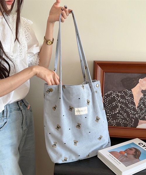 Mignonjour（ミニョンジュール）の「Mignonjour/くまコーデュロイトートバッグ M2596（トートバッグ・レディース・ベージュ/ホワイト/ブルー/ピンク・FREE）」の13枚目の写真