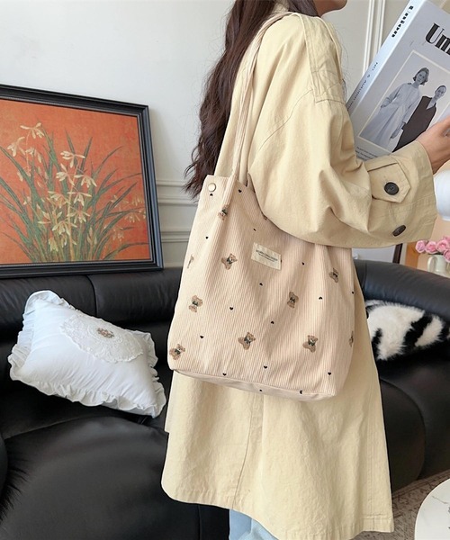 Mignonjour（ミニョンジュール）の「Mignonjour/くまコーデュロイトートバッグ M2596（トートバッグ・レディース・ベージュ/ホワイト/ブルー/ピンク・FREE）」の11枚目の写真