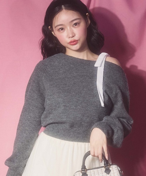 archives（アルシーヴ）の「ベロアリボンワンショルニット（ニット/セーター・レディース・グレー/アイボリー/ブラック・MEDIUM）」の3枚目の写真