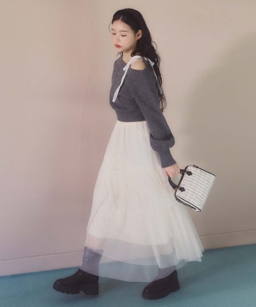 archives（アルシーヴ）の「ベロアリボンワンショルニット（ニット/セーター・レディース・グレー/アイボリー/ブラック・MEDIUM）」の18枚目の写真