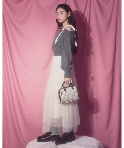 archives（アルシーヴ）の「ベロアリボンワンショルニット（ニット/セーター・レディース・グレー/アイボリー/ブラック・MEDIUM）」の11枚目の写真