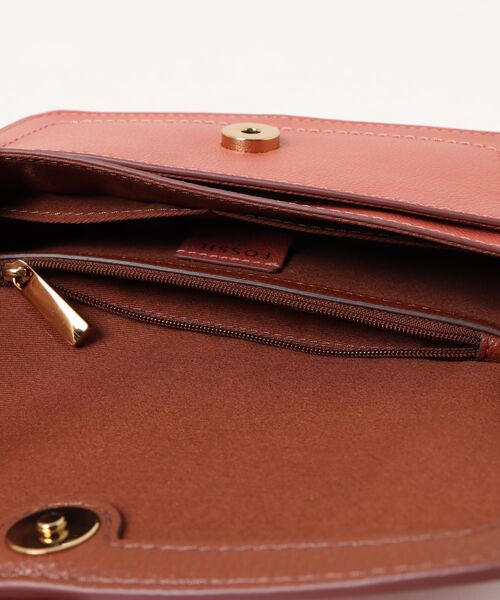 FOSSIL(フォッシル)の「フォッシル 斜めがけバッグ レディース レザー レッド スマホ収納可 ZB1937604(ハンドバッグ・レディース・レッド・FREE)」の6枚目の写真