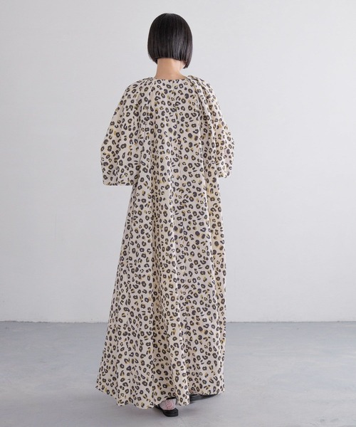 yuw（ユウ）の「ボリュームパフスリーブワンピース　321489（ワンピース・レディース・ブラック/レオパード・FREE）」の12枚目の写真