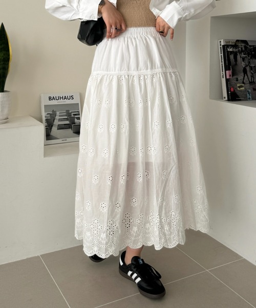 efill（エフィル）の「フレア レース ロングスカート（スカート・レディース・ホワイト・FREE）」の2枚目の写真