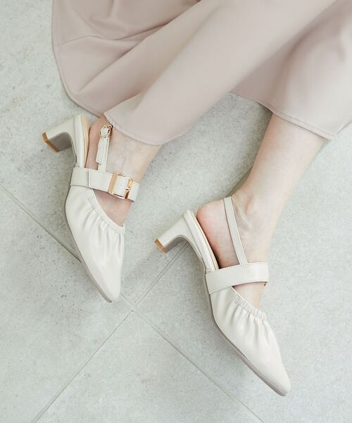 MAJESTIC LEGON（マジェスティックレゴン）の「ふかふかフィットギャザーミュール（その他シューズ・レディース・アイボリー/ブラック・SMALL/MEDIUM/LARGE/X-LARGE）」の6枚目の写真