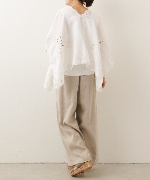 BEARDSLEY(ビアズリー)の「パネル刺繍リネンポンチョ(シャツ/ブラウス・レディース・ホワイト/ブラウン・FREE)」の5枚目の写真