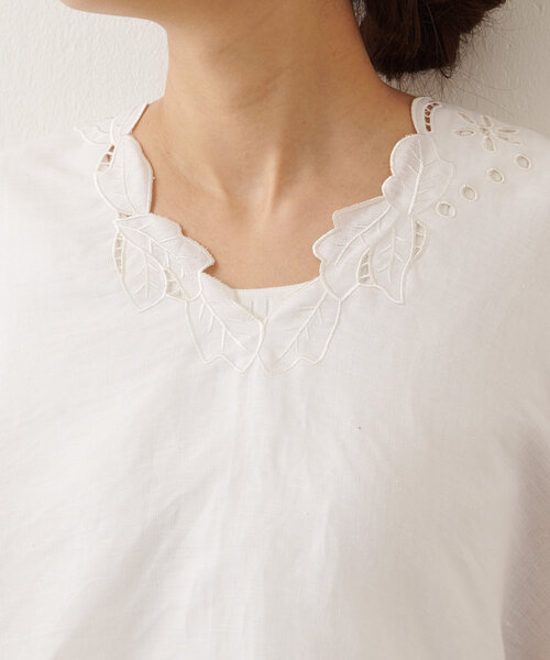 BEARDSLEY(ビアズリー)の「パネル刺繍リネンポンチョ(シャツ/ブラウス・レディース・ホワイト/ブラウン・FREE)」の22枚目の写真