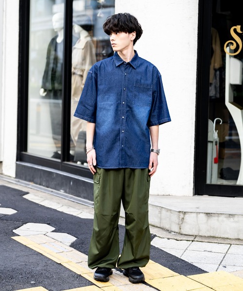 Rocky Monroe(ロッキーモンロー)の「オーバーサイズユーズドケミカルウォッシュ加工半袖デニムシャツ(シャツ/ブラウス・メンズ・ブラック/インディゴブルー/ブルー/ケミカルウォッシュ/ライトブラック・M/L/XL)」の22枚目の写真