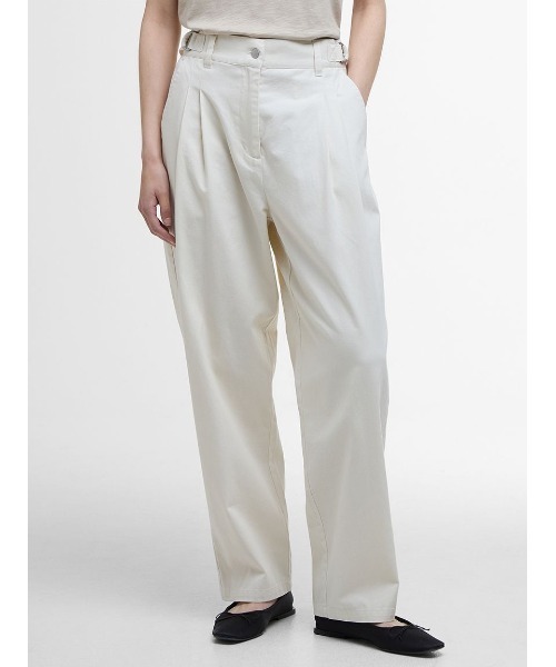 Barbour(バブアー)の「Amber テーパードパンツ(その他パンツ・レディース・ネイビー/クリーム/グリーン・8/10)」の1枚目の写真